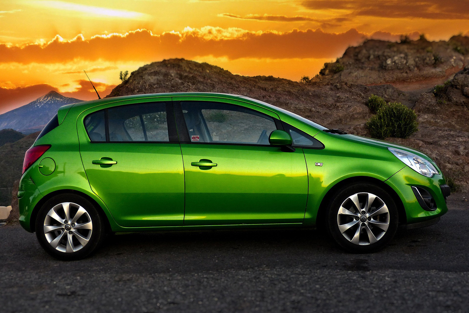 <span style="font-weight: bold;">TOYOTA COROLLA</span>